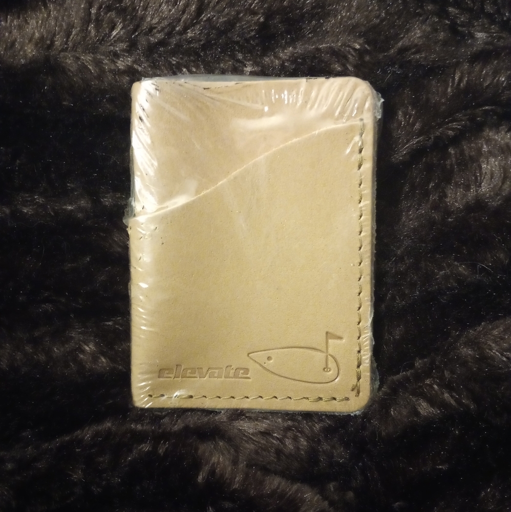 "Wave" Minimalist leather card and cash holder by Rustico